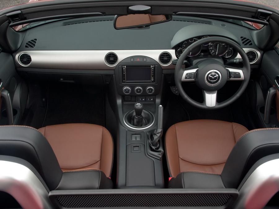  Mazda MX-5 Roadster-Coupe Venture 2013 года  (фото 2 из 9)